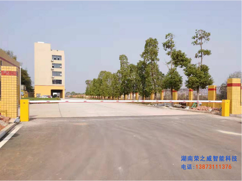 長沙伸縮門,長沙電動(dòng)門,長沙電動(dòng)伸縮門,長沙伸縮門,長沙電動(dòng)伸縮門廠