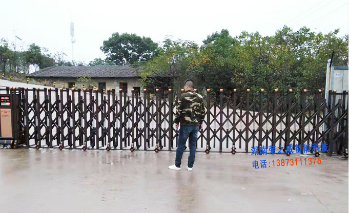 長(zhǎng)沙伸縮門(mén),長(zhǎng)沙電動(dòng)門(mén),長(zhǎng)沙電動(dòng)伸縮門(mén),長(zhǎng)沙伸縮門(mén),長(zhǎng)沙電動(dòng)伸縮門(mén)廠