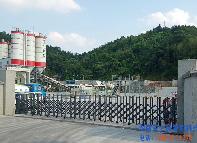 長沙伸縮門,長沙電動(dòng)門,長沙電動(dòng)伸縮門,長沙伸縮門,長沙電動(dòng)伸縮門廠